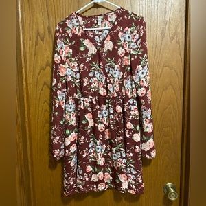 Floral XL women’s short dress. Can also be worn with leggings as a tunic.